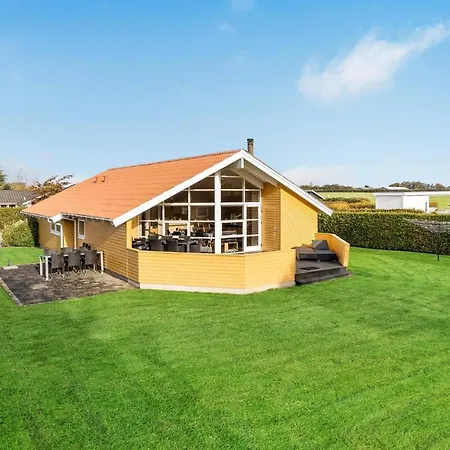 Stunning In With 4 Bedrooms And Sauna ハザスレウ