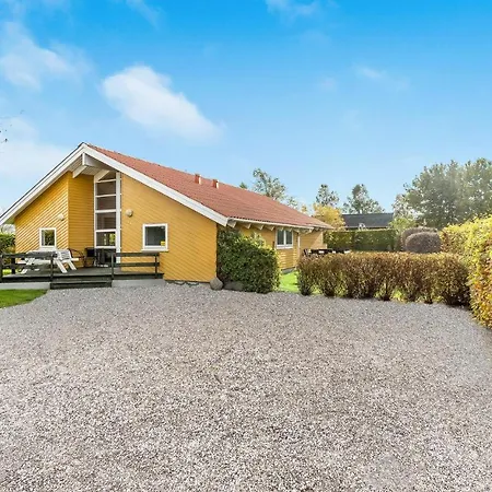 別荘 Stunning In With 4 Bedrooms And Sauna *