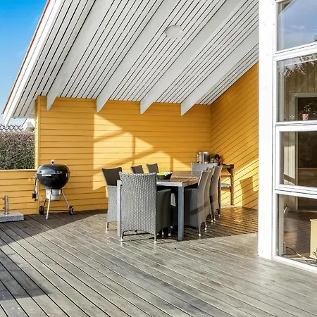 Stunning In With 4 Bedrooms And Sauna 別荘 *