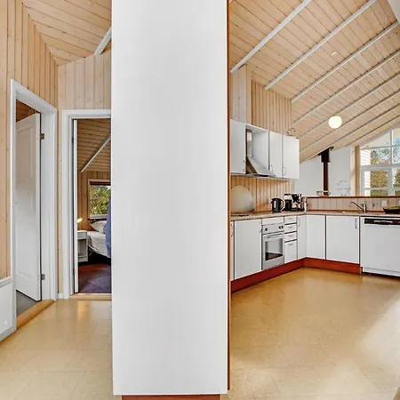 Stunning In With 4 Bedrooms And Sauna 別荘 *